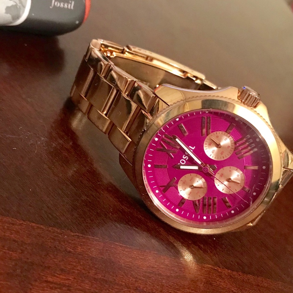 Woman’s fossil watch